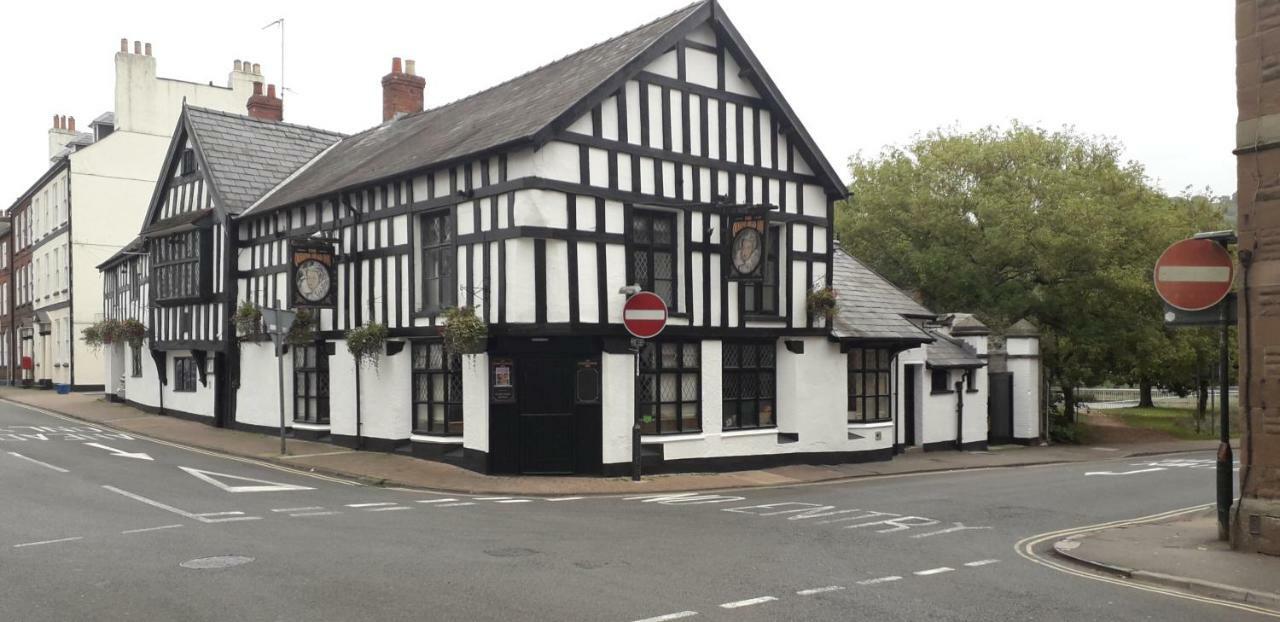 Queens Head Inn Monmouth Exterior photo